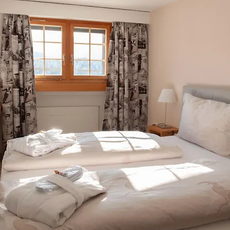 Ustria Parlatsch מלון 3*