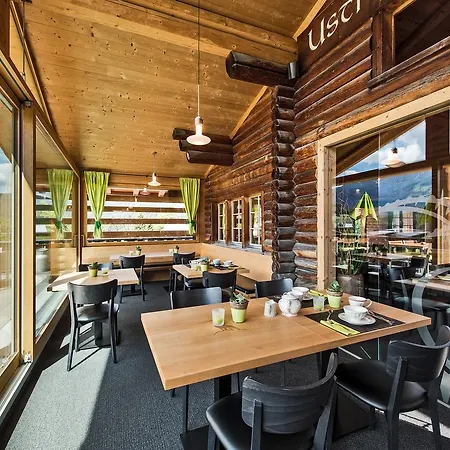 Ustria Parlatsch Trin