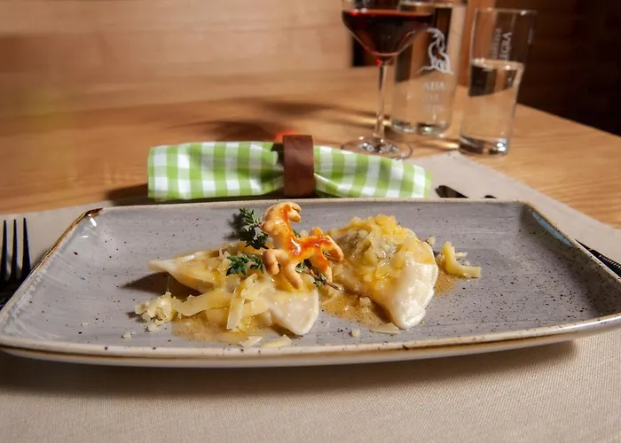 Ustria Parlatsch Trin